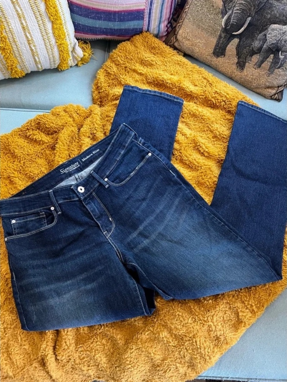 Signature Women's Dark Blue Straight Leg Jeans